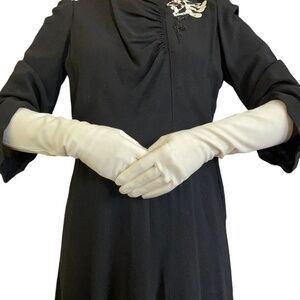 Vintage Gant Madeleine Ivory-White Cotton Three-Quarter Length Forearm Gloves